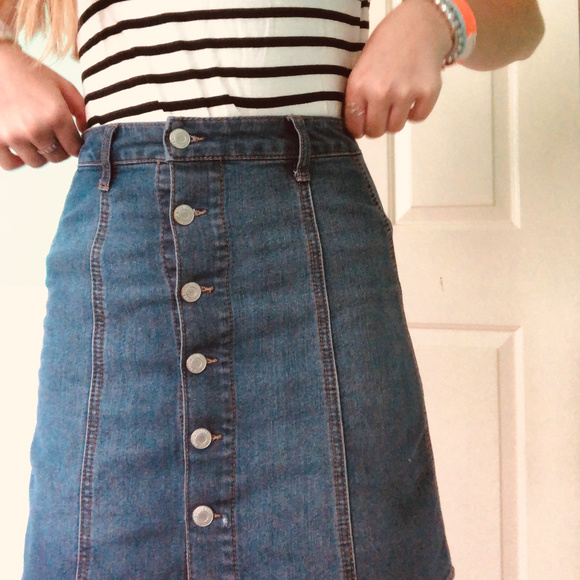 Brandy Melville Dresses & Skirts - *NWOT* Mossimo Womens Jean Button Down Skirt
